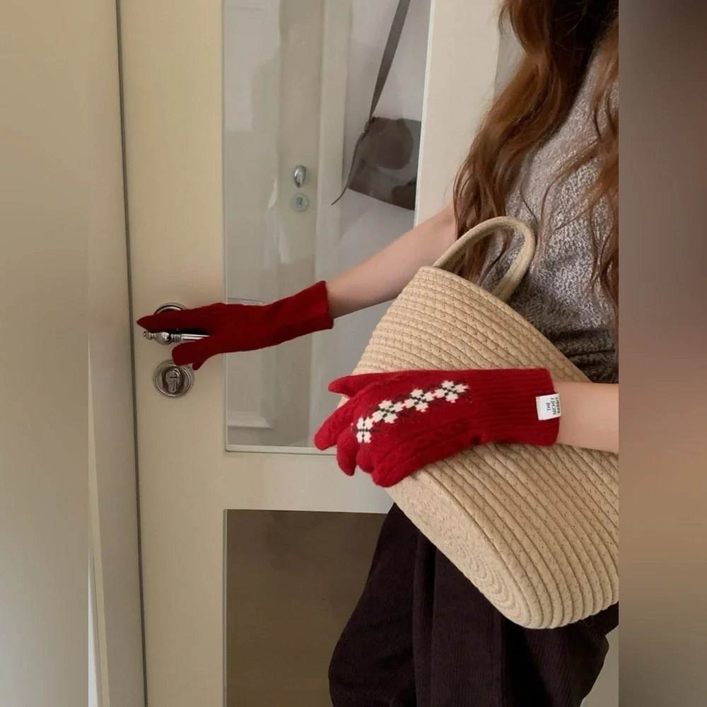 Geometric Pattern Knitted Warm Winter Gloves